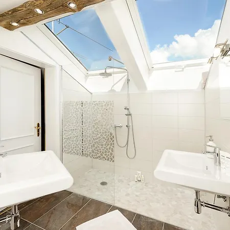 Apartment Ess: 4-star Family Wellness Retreat *