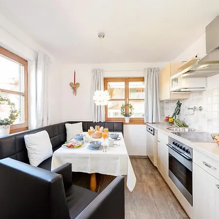 Apartment Ess: 4-star Family Wellness Retreat *