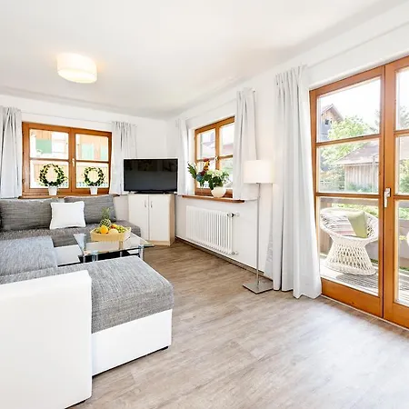 Apartment Ess: 4-star Family Wellness Retreat *